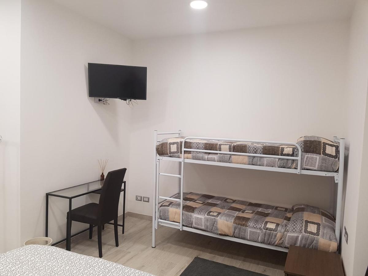 Guest House Via Milano Καταντζάρο Εξωτερικό φωτογραφία