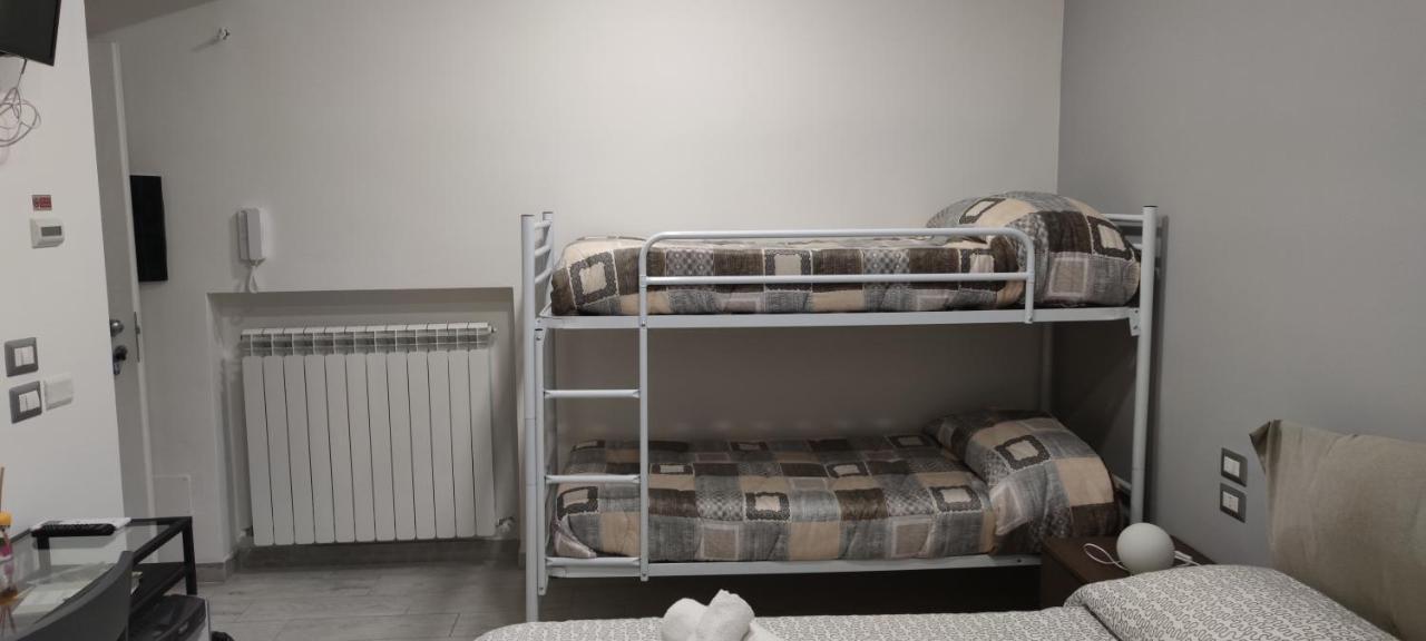 Guest House Via Milano Καταντζάρο Εξωτερικό φωτογραφία