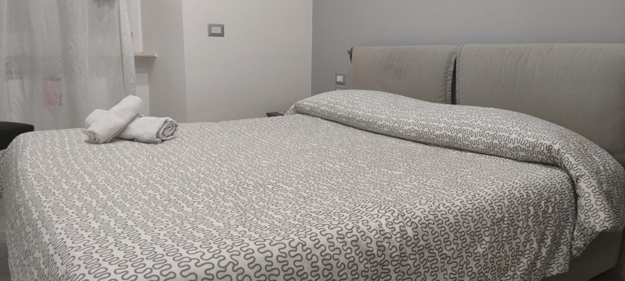 Guest House Via Milano Καταντζάρο Εξωτερικό φωτογραφία